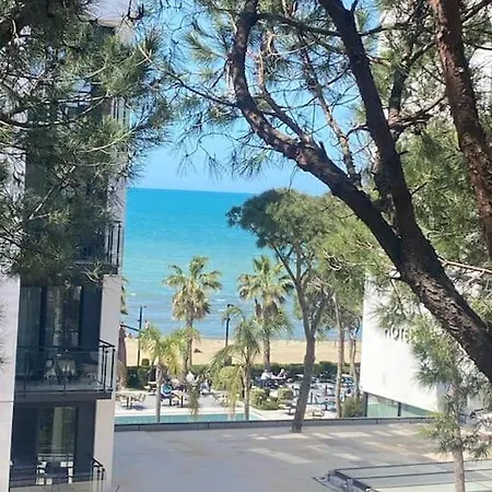 Sea Side Apartment